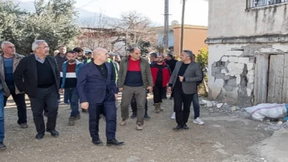 Başkan Soyer Osmaniye’de depremden etkilenen köyleri ziyaret etti “Siz yeter ki üretin”