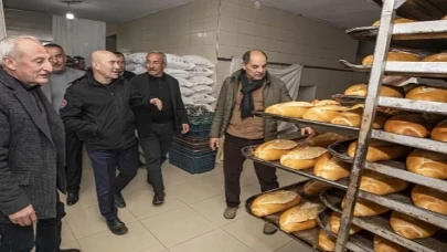 Başkan Soyer’den Cevdetiye ve Yarbaşı belediyelerine ziyaret İzmir Yarbaşı’nın fıstığıyla üreticiye destek olacak