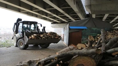 Bayrampaşa Belediyesi’nden deprem bölgesine 20 ton odun