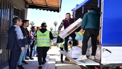 Belediye’ye gelen yardımlar koordinasyon merkezine teslim edildi