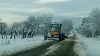 Bilecik’te köy yollarında kar mesaisi