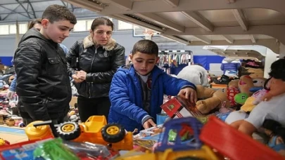 Dayanışma Marketi yardımları depremzedelerle buluşturuyor