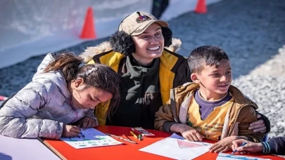 Depremzede çocukların yüzleri Masal Evi ile gülüyor