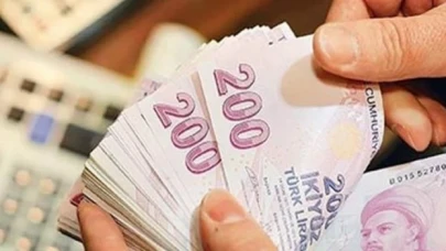 Emekli maaşı 5.500 TL ve üstü olanlar yaşadı! Yapı Kredi'den görülmemiş ek ödeme yapılacak: O tarihe kadar zamanınız var!