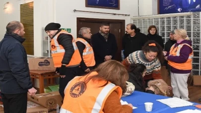 Foça’dan Deprem Bölgesine Yardımlara Devam