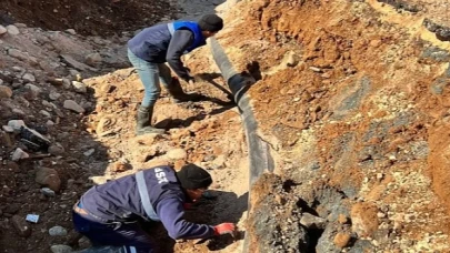 Hatay’da şebeke arızaları onarılıyor