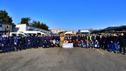 İzmir Büyükşehir Belediyesi’nden afet bölgesine personel desteği 71 kişilik ilk ekip yola çıktı