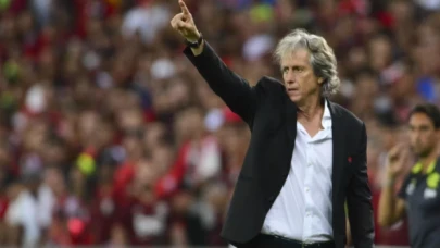 Jorge Jesus forvet için kararını verdi