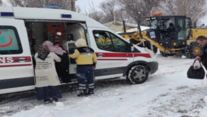 Karda yolları kapanan köyde ölüm kalım savaşı