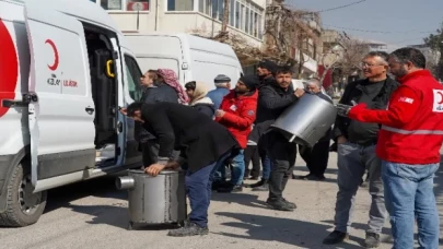 Kızılay afet bölgelerinde çalışmalarını sürdürüyor