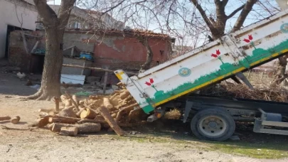 Manisa’dan depremzedelere yakacak yardımı