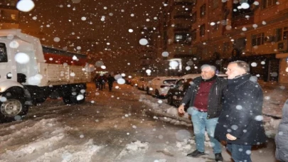 Mardin Artuklu’da Başkan Tatlıdede, kar temizleme çalışmalarını inceledi