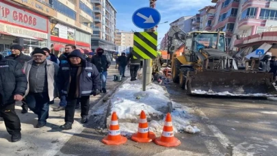 Memduh Büyükkılıç deprem bölgesinde