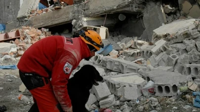 Nasuh Mahruki: İktidarın mahvettiği AKUT gönüllüleri sahada kahramanca hayat kurtarıyor 