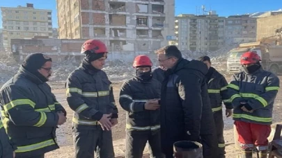 Savran’dan, Deprem Bölgesine Kahraman İtfaiye Erlerine Ziyaret