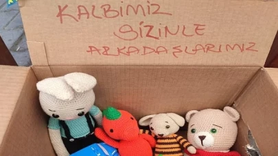 Yardım Kolilerinden Çıkan Notlar İçimizi Isıttı