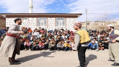 Adıyamanlı çocukların yüzleri orta oyunuyla güldü