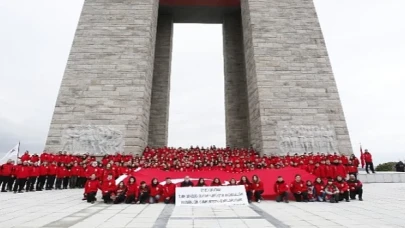 AKUT gönüllüleri Çanakkale şehitleri için yürüdü...