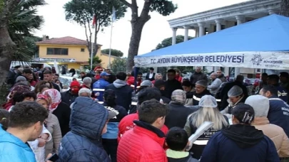 Aydın Büyükşehir Belediyesi Kentin Birçok Noktasında İftar Sofraları Kurmaya Devam Ediyor