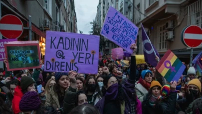 Beyoğlu Kaymakamlığı, İstanbul Feminist Gece Yürüyüşü’nü yasakladı