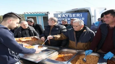 Deprem bölgesinde iftar Kayseri Büyükşehir’den