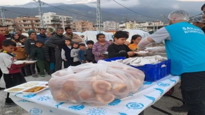 Deprem bölgesinde oruçlar Sakarya’nın kardeşlik sofrasında açılıyor