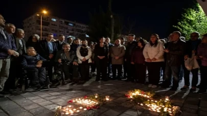 Depremde yitirilen canlar için İzmir’den “sessiz çığlık” yükseldi