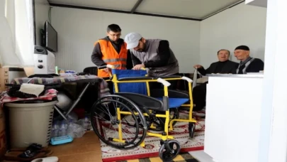 Gaziantep’te depremzedelerin medikal ihtiyaçları onarılıyor