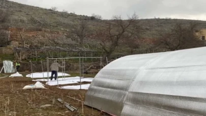 İzmit afetzedelerin çadır ihtiyacını karşılamaya devam ediyor