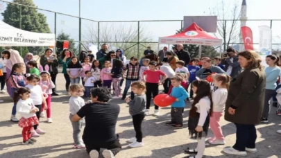 İzmit’te ’Çocuklar Gülsün’ etkinliği eğlendirdi