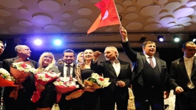 Karşıyaka’da 18 Mart’a Özel Program: ”Bir Ulusun Doğuşu” Canlandırıldı