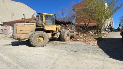 Malkara Belediyesi Tarafından Metruk Binanın Yıkımı Gerçekleştirildi