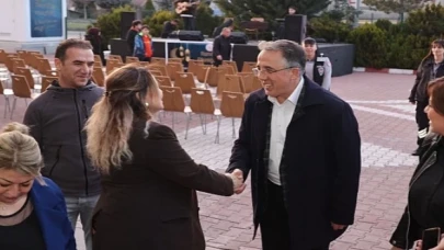 Nevşehir Belediye Başkanı Dr. Mehmet Savran, orucunu deprem bölgesinden gelen ailelerle birlikte KYK Yurdunda açtı