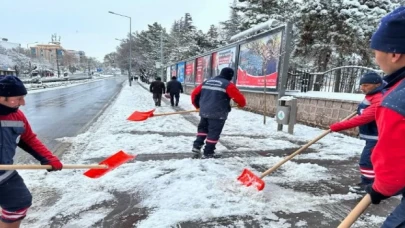 Nevşehir Belediyesi’nden kar mesaisi