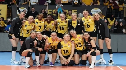 VakıfBank, çeyrek finalde avantajı aldı