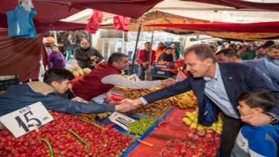 Başkan Seçer pazar esnafıyla buluştu