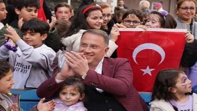 Beylikdüzü Belediye Başkanı Mehmet Murat Çalık, Komşularıyla Buluşmaya Devam Ediyor