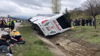 Bozüyük’te otobüs kazası: 12 yaralı!