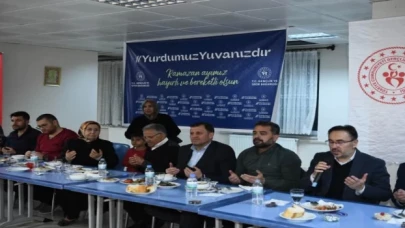 Büyükkılıç ailesi iftarda depremzedeleri ağırladı