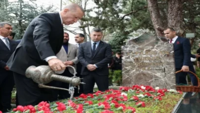 Cumhurbaşkanı Erdoğan’dan Türkeş’in kabrine ziyaret