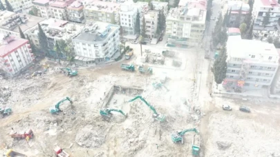 "Deprem bölgesindeki enkaz kaldırma çalışmalarının yüzde 70’i tamamlandı"