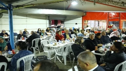 Depremzedeler iftar yemeğinde bir araya geldi