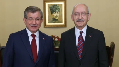 Gelecek Partisi lideri Davutoğlu, Kılıçdaroğlu’nun adaylık kampanyasına 50 bin liralık bağış yaptı