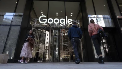 Google çalışanları Londra'da işten çıkarmaları protesto etti