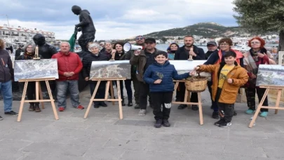 İzmir Foça’da sergili tepki!