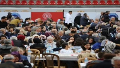 Kayseri bürokrasisi gazi ve depremzedelerle iftarda buluştu