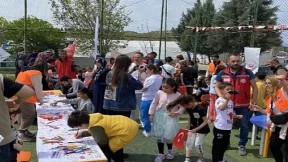 Koç Topluluğu Şirketleri ve Gönüllülerinden 23 Nisan Ulusal Egemenlik ve Çocuk Bayramı’nda Deprem Bölgesindeki Çocuklara Destek