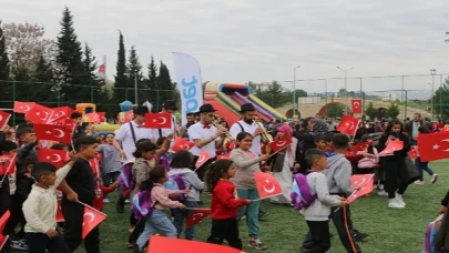 Koç Topluluğu Şirketleri ve Gönüllülerinden 23 Nisan Ulusal Egemenlik ve Çocuk Bayramı’nda Deprem Bölgesindeki Çocuklara Destek