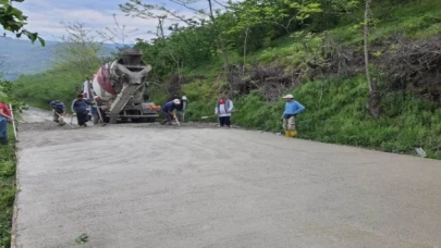 Kuylu Karaağaç yolu beton ile buluşuyor