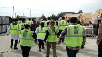 Lokman Hekim Sağlık Vakfından Depremzede Tıp Fakültesi Öğrencilerine Burs Desteği